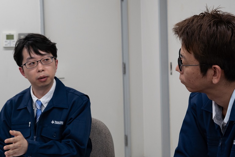 VOICE 01 作業シーン