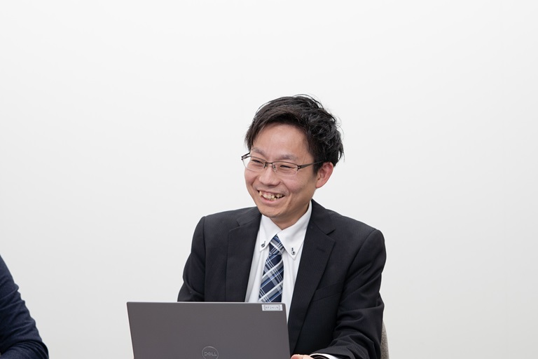 VOICE 01 作業シーン